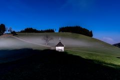 Kapelle im Nebel 