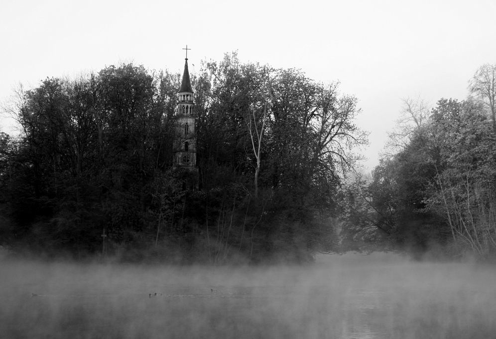 Kapelle im Nebel