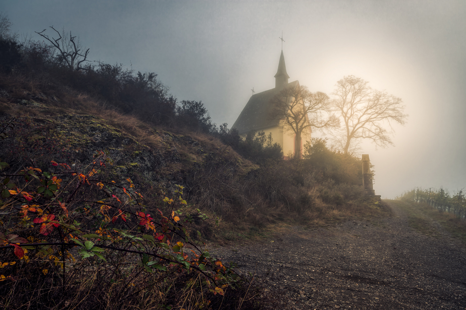 Kapelle im Nebel