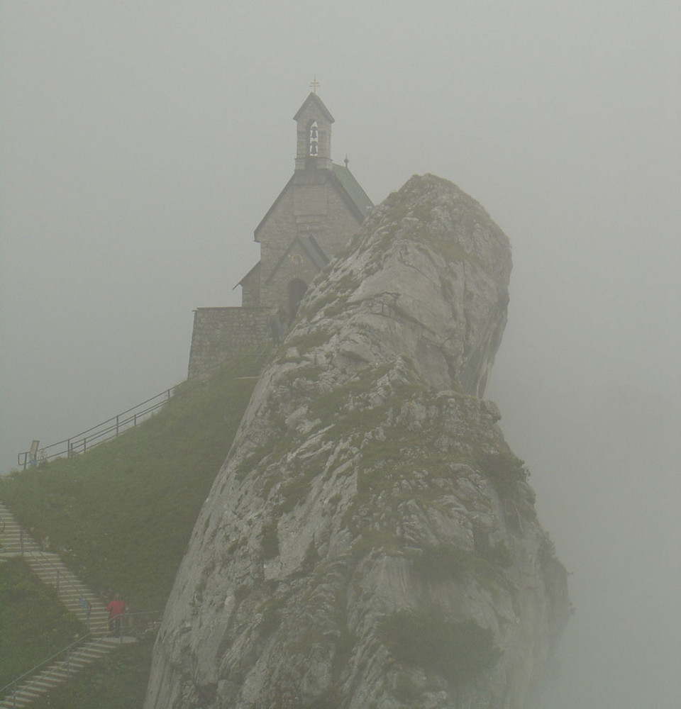 Kapelle im Nebel