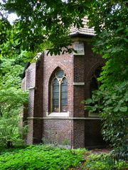 Kapelle im Park ...