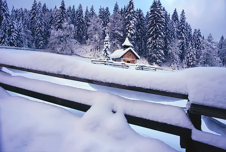 Kapelle im Tiefschnee...