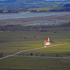 Kapelle im Voralpenland im letzten Abendlicht