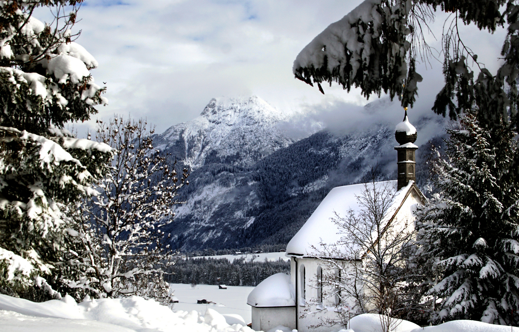 Kapelle im winterlichen Lechtal