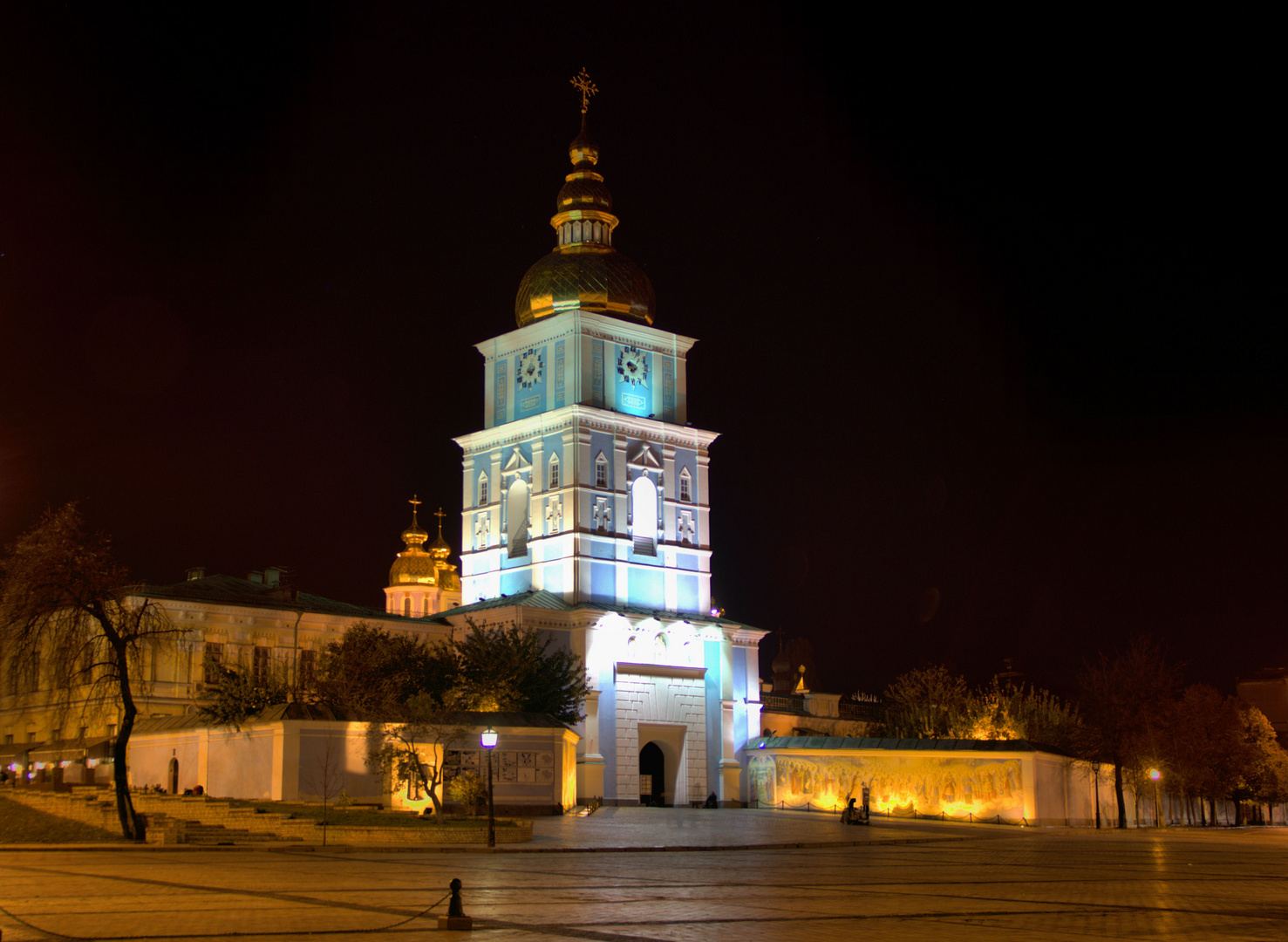 Kapelle in blau und gold