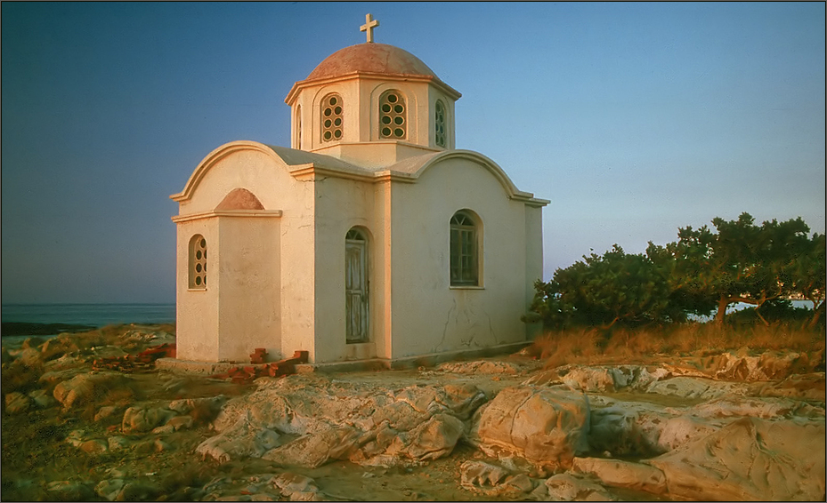 Kapelle in der Morgensonne