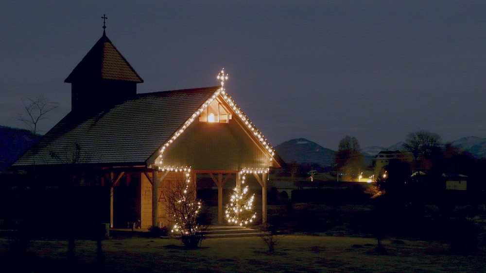 Kapelle in der Nacht