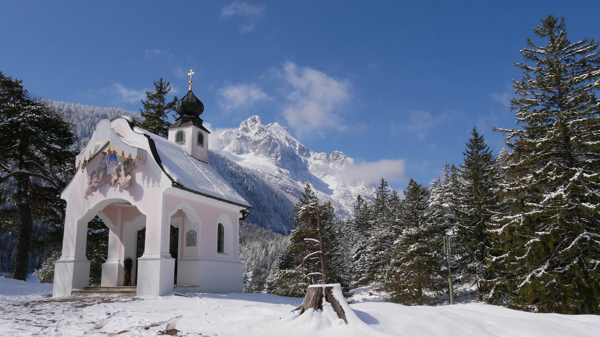 Kapelle Maria Königin am Lautersee bei Mittenwald