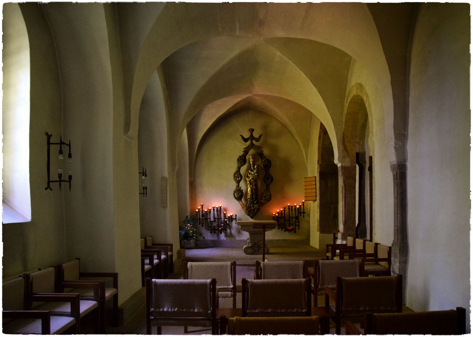 Kapelle mit Marienstatue