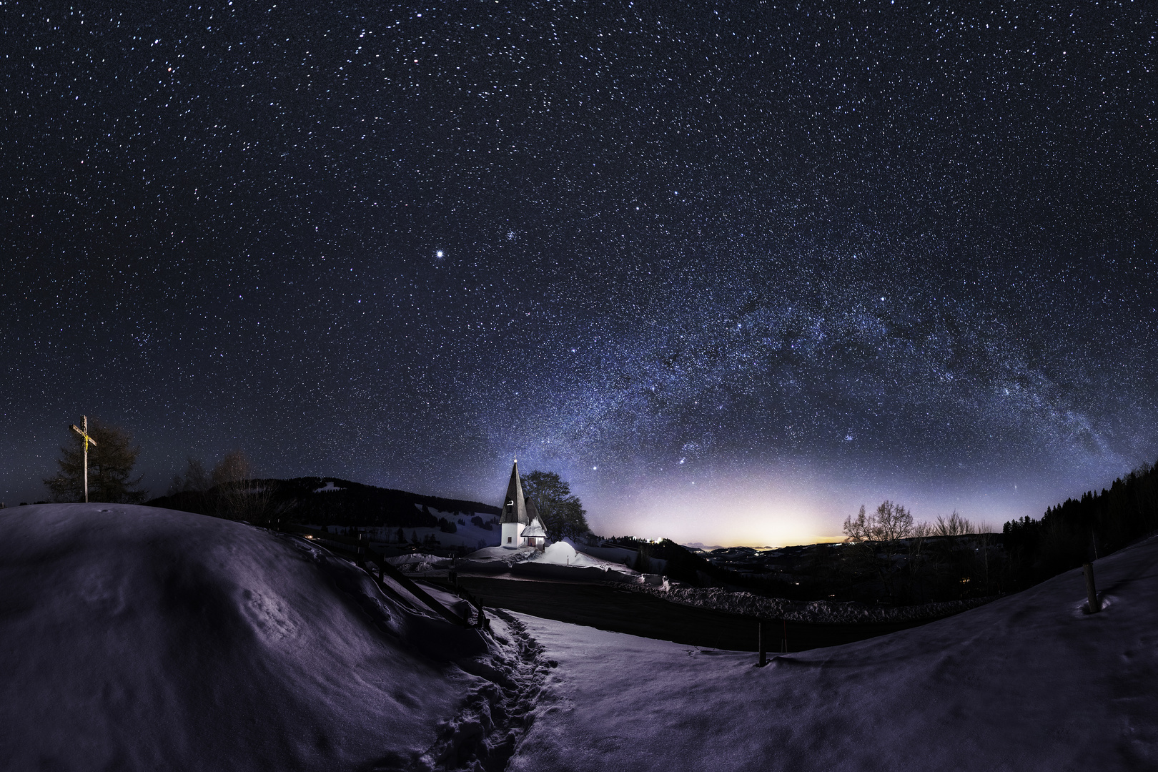 Kapelle Mit Milchstrasse Foto Bild Winter Sterne Sternenhimmel Bilder Auf Fotocommunity