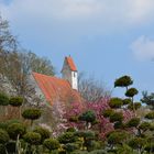 Kapelle mitten im Grün