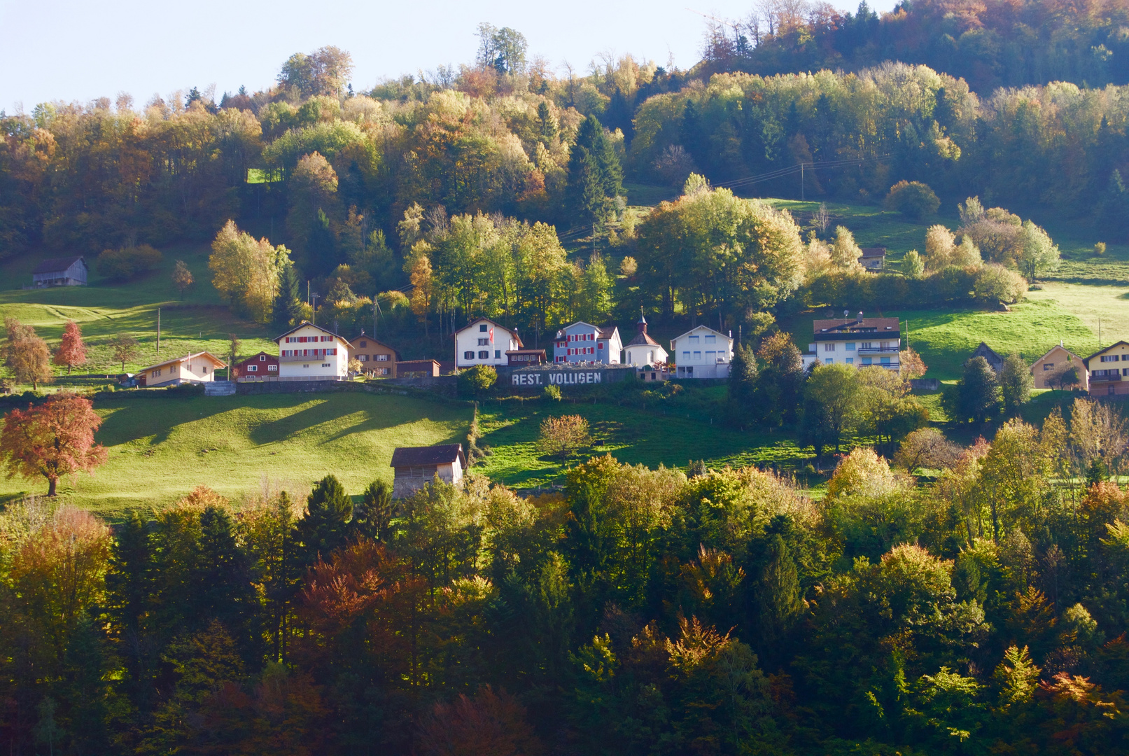 Kapelle und Kneipe