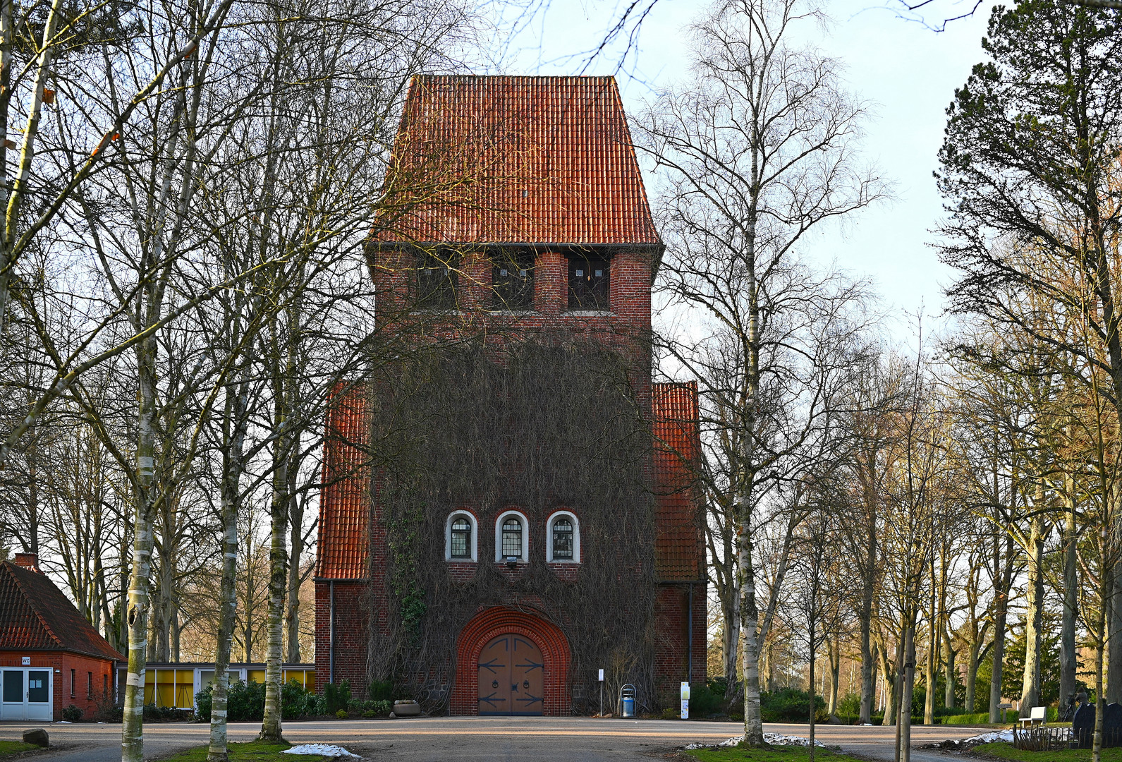 Kapellen auf dem Vorwerker Park-Friedhof in Lübeck