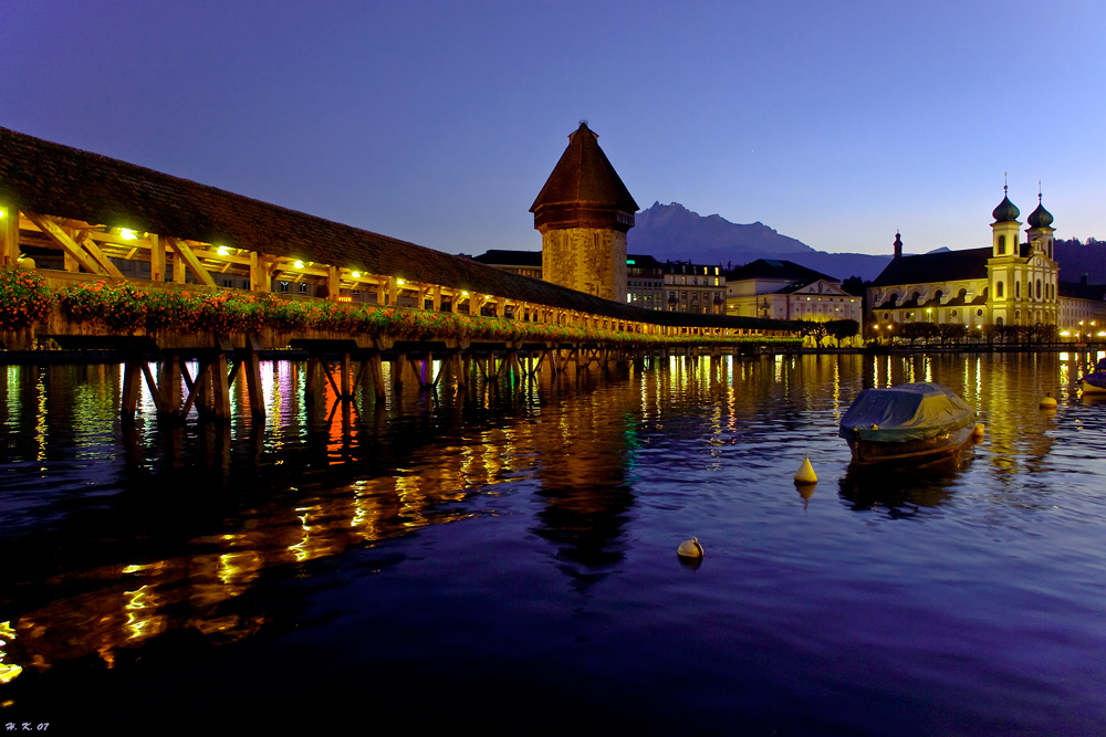 Kappeler Brücke in Luzern mit Blick auf den Pilatus / CH