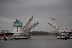 Kappeln - Klappbrücke über der Schlei in Aktion