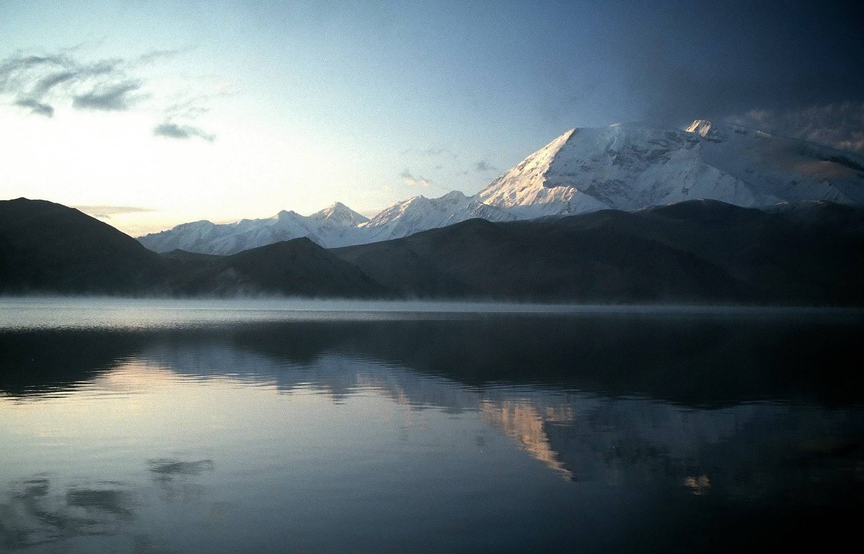 Karakul Lake am Morgen