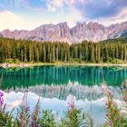 Karersee, ( Lago di Carezza ) mit der Latemargruppe.