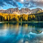 Karersee ( Lago di Carezza ) mit der Latemargruppe.