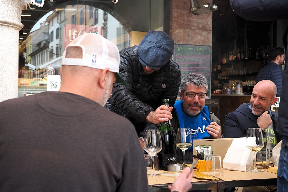 Karfreitags-Prozeß III Foto &amp; Bild | italien, männer, streetfotografie ...