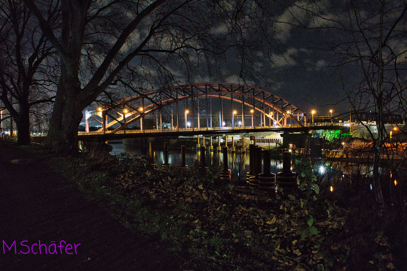 Karl-Lehr-Brücke bei Nacht