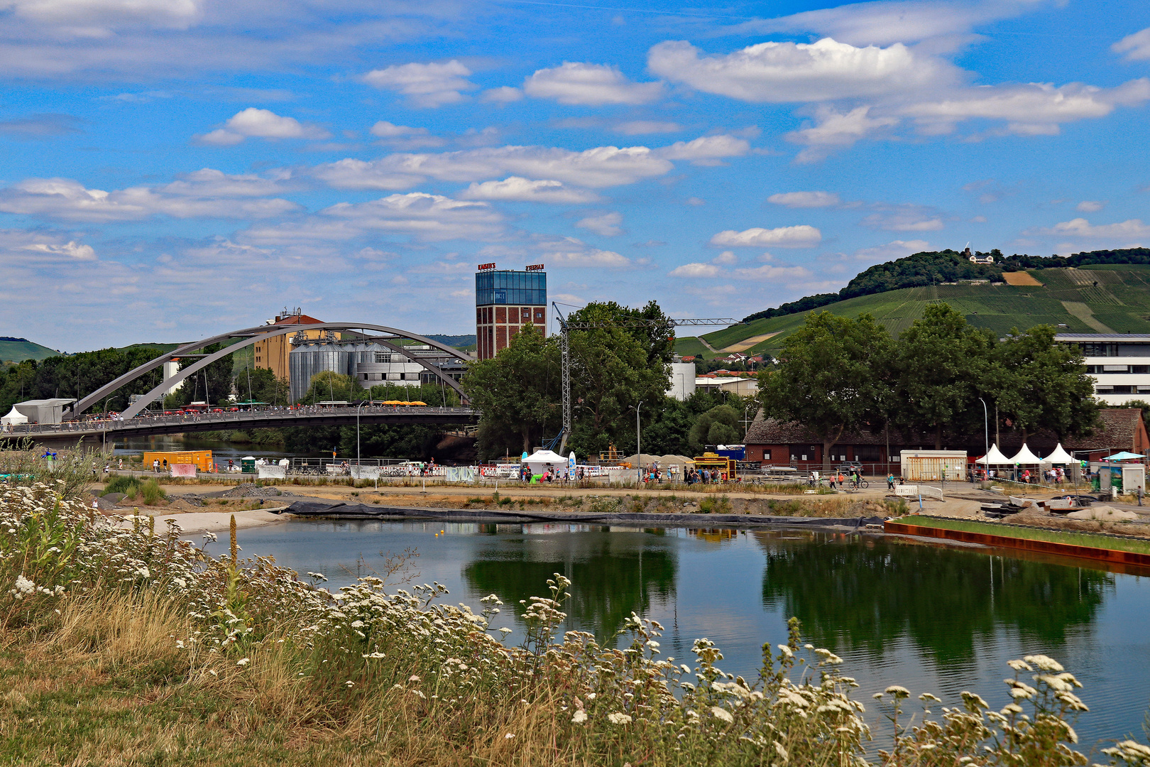 Karl-Nägele-Brücke und Baustelle BUGA 