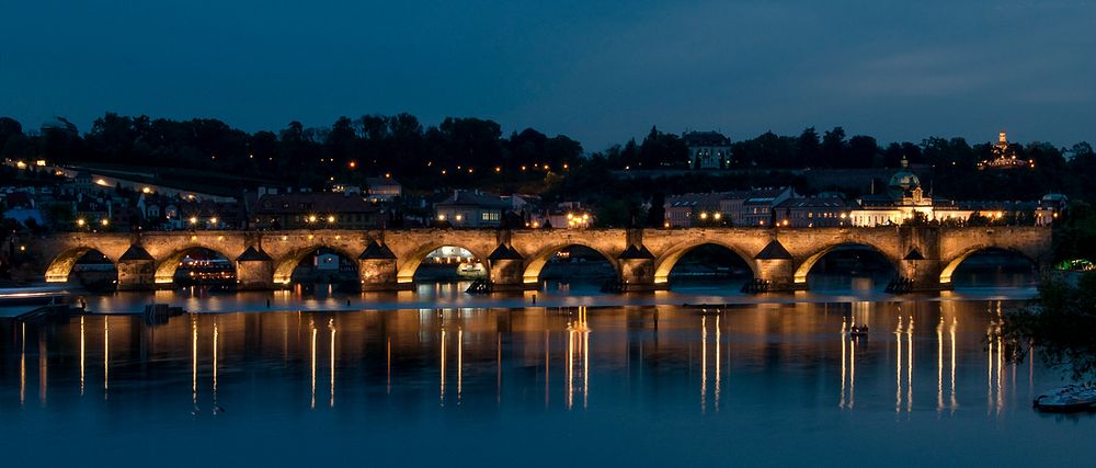 Karlsbrücke.....