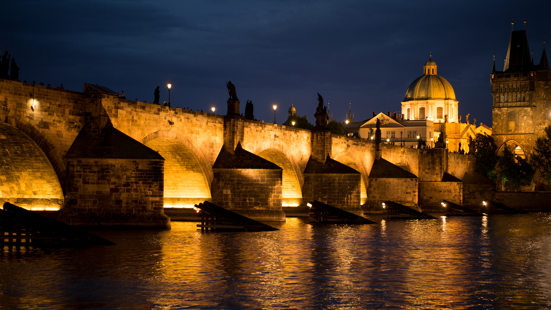 Karlsbrücke bei Nacht (07/2017)