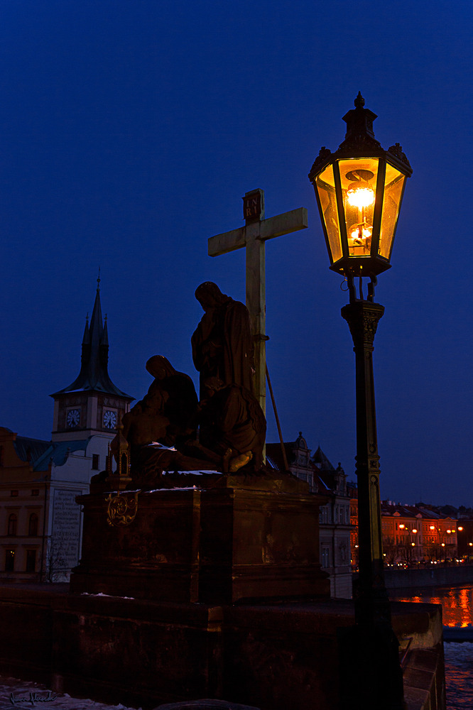 Karlsbrücke bei Nacht