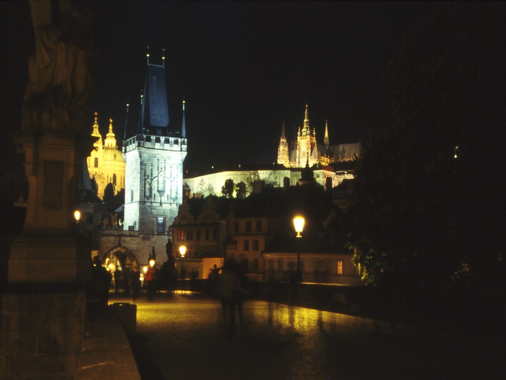 Karlsbrücke bei Nacht