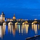 Karlsbrücke bei Nacht