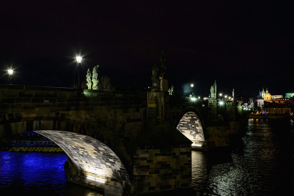 Karlsbrücke bei Nacht