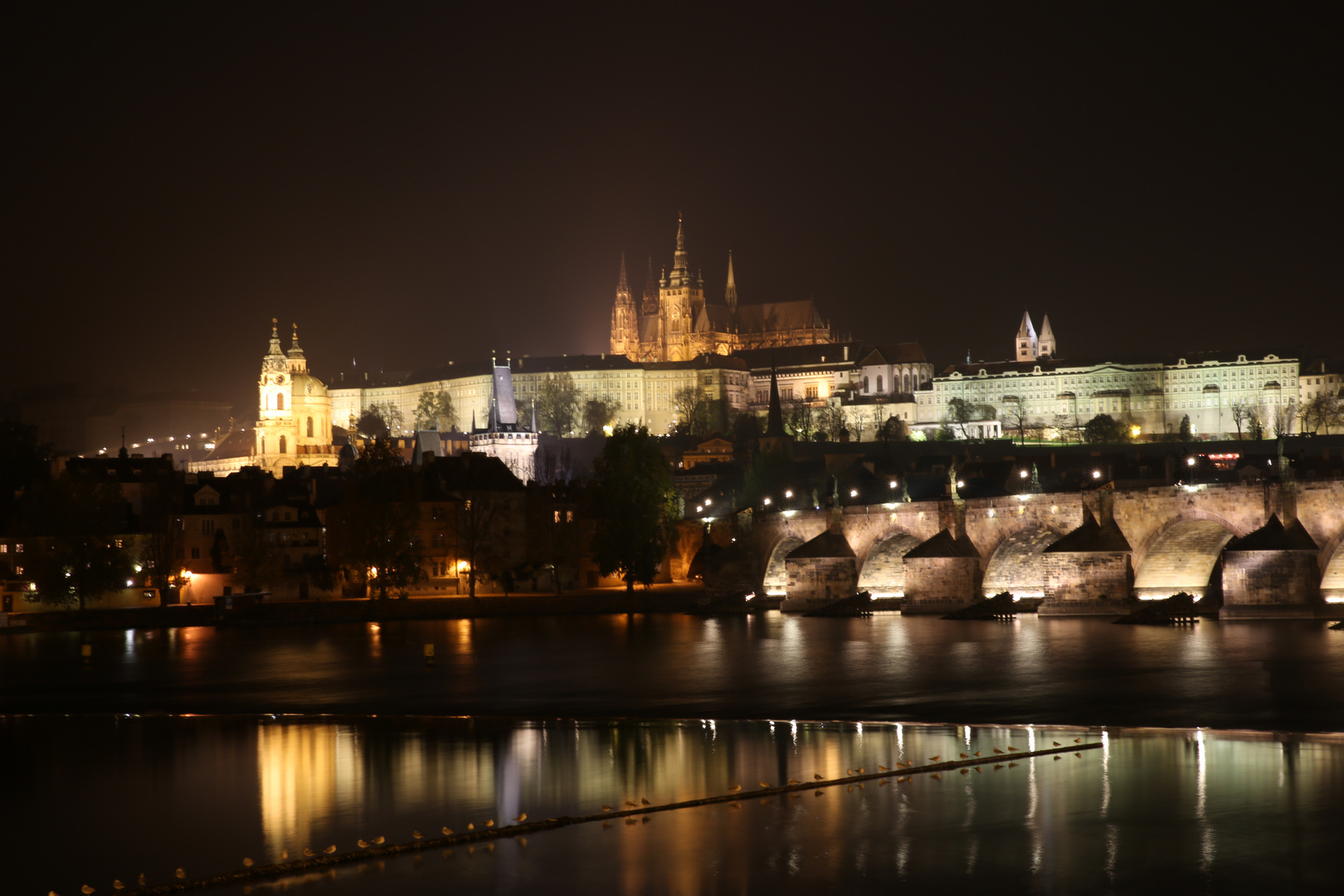 Karlsbrücke bei Nacht