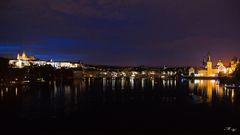 Karlsbrücke bei Nacht