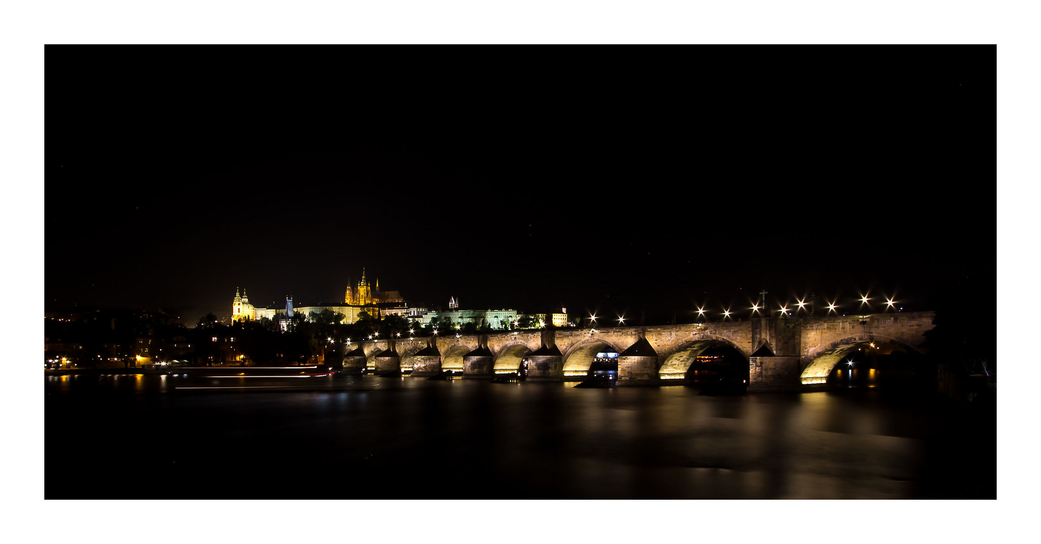 KARLSBRÜCKE --- PRAG