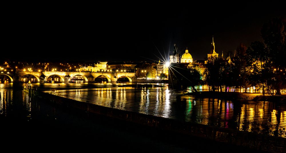 Karlsbrücke über die Moldau