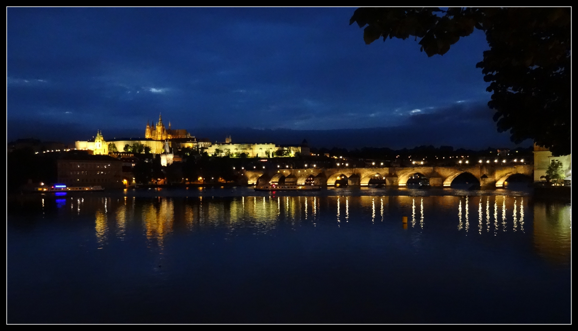 Karlsbrücke und Burg - eine Abendstimmung