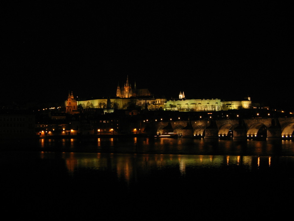 Karlsbrücke und Prager Burg