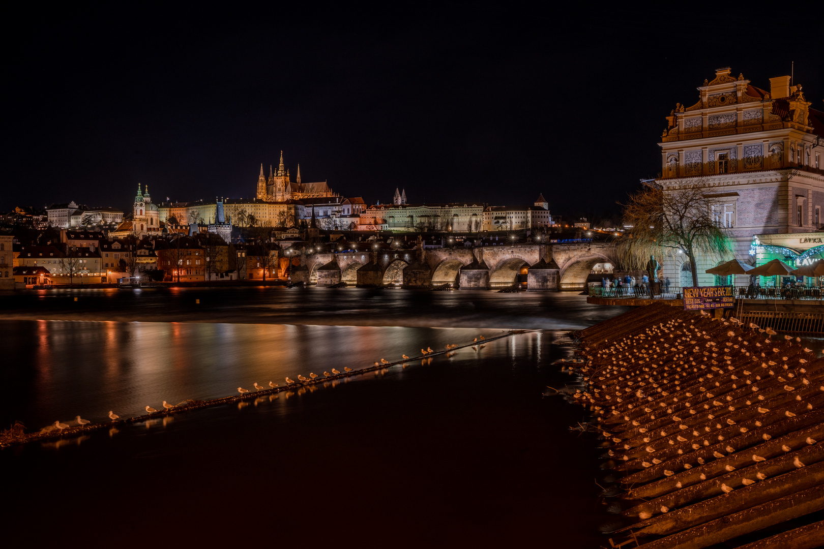 ---Karlsbrücke und Prager Burg---