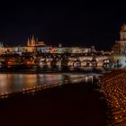 ---Karlsbrücke und Prager Burg---