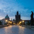 Karlsbrücke vor dem Sonnenaufgang