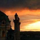 Karlskirche mit Hintergrund