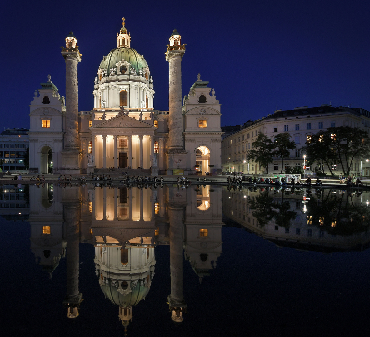 Karlskirche @night