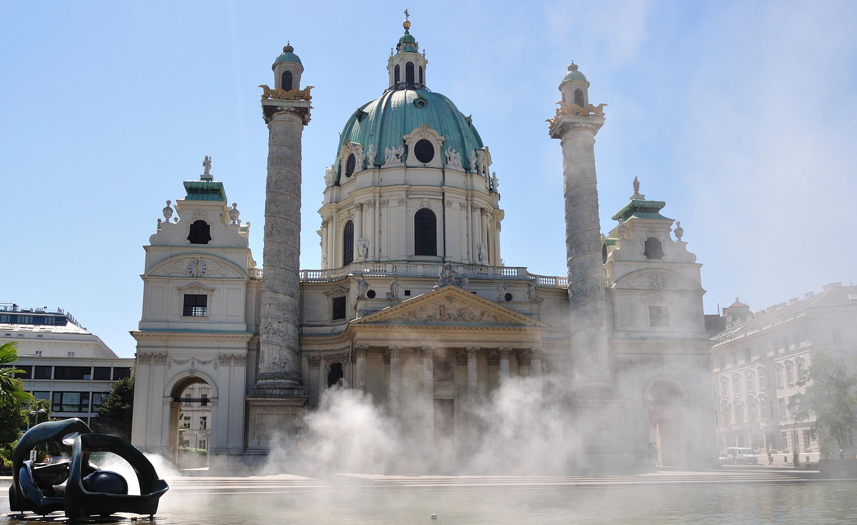 Karlskirche Wien, Nebel bei 37° C