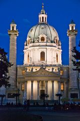 Karlskirche zur blauen Stunde