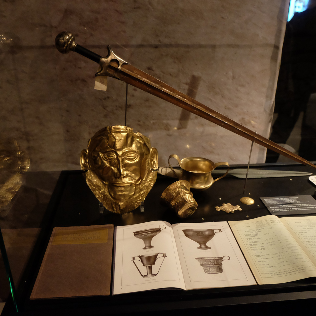 Karlsruhe (3) Badisches Landesmuseum - Mykene - Die Maske des Agamemnon