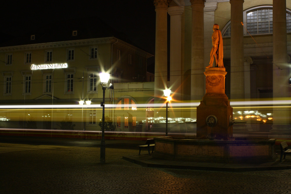 Karlsruhe Marktplatz bei Nacht