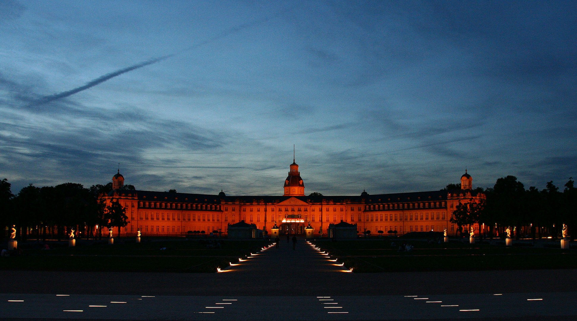 Karlsruhe Schloss zur Blauen Stunde