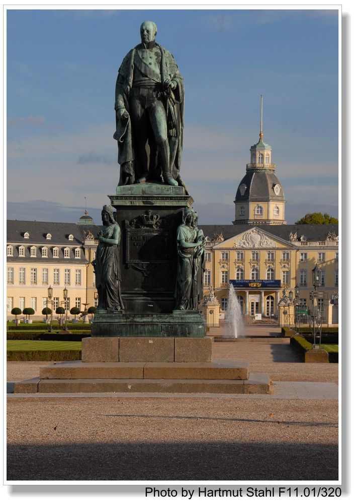 Karlsruhe, Vista al palacio Blick zum Schloß)