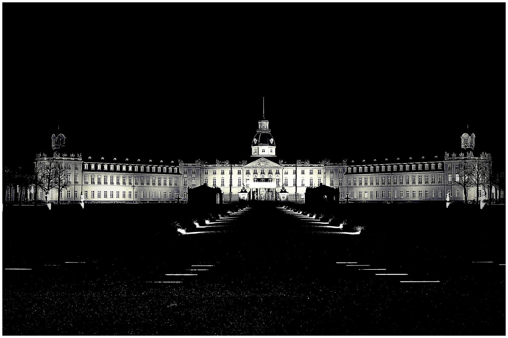 Karlsruher Schloss bei Nacht