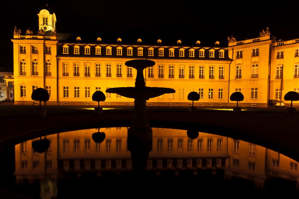 Karlsruher Schloss bei Nacht